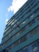 Vicki abseiling
